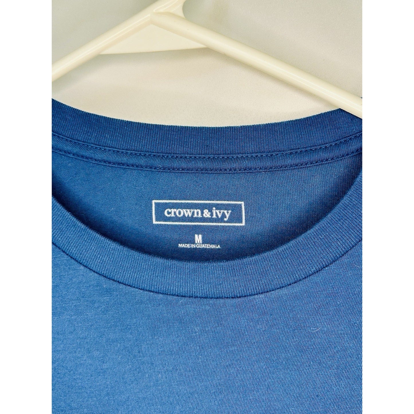 Crown & Ivy Blue Men’s Medium Long Sleeve Graphic Tshirt