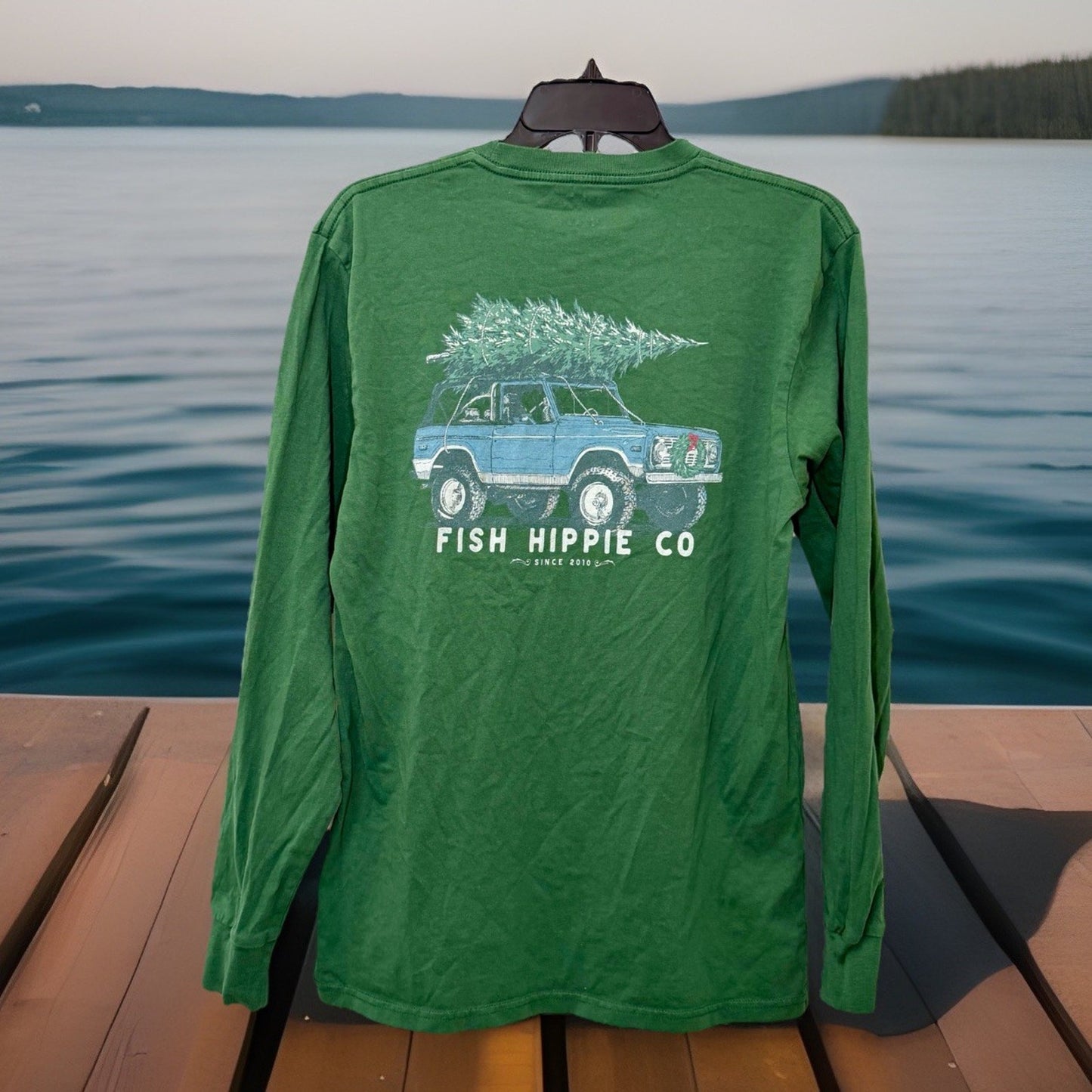 Fish Hippie Men M Green Holiday Haul Classic Ford Bronco Christmas Tree LS Tee