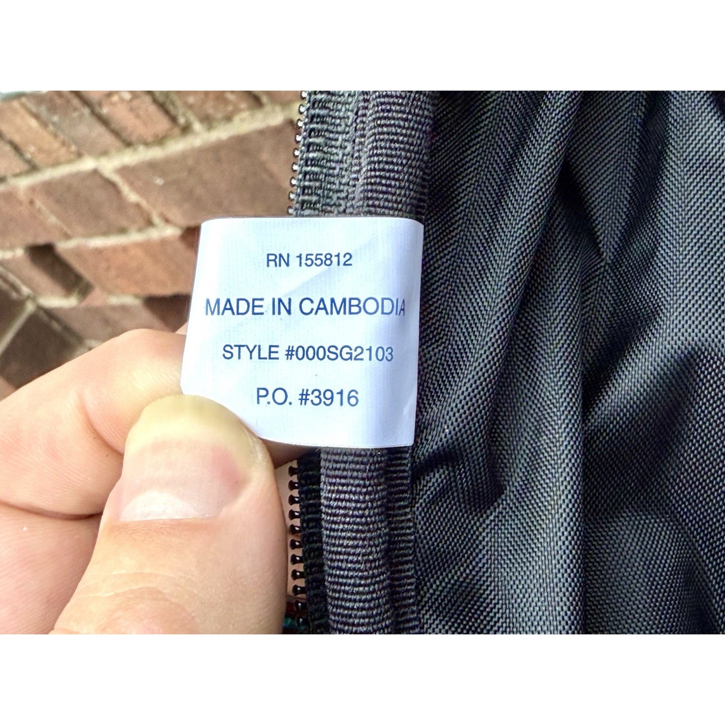 STITCH Golf UGB Ultimate Garment Bag 2-in-1 Convertible Duffle Black NWT