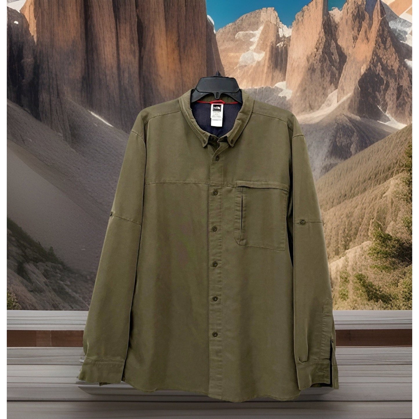 The North Face Shirt Men’s XL Green Button Down Roll Tab Long Sleeve