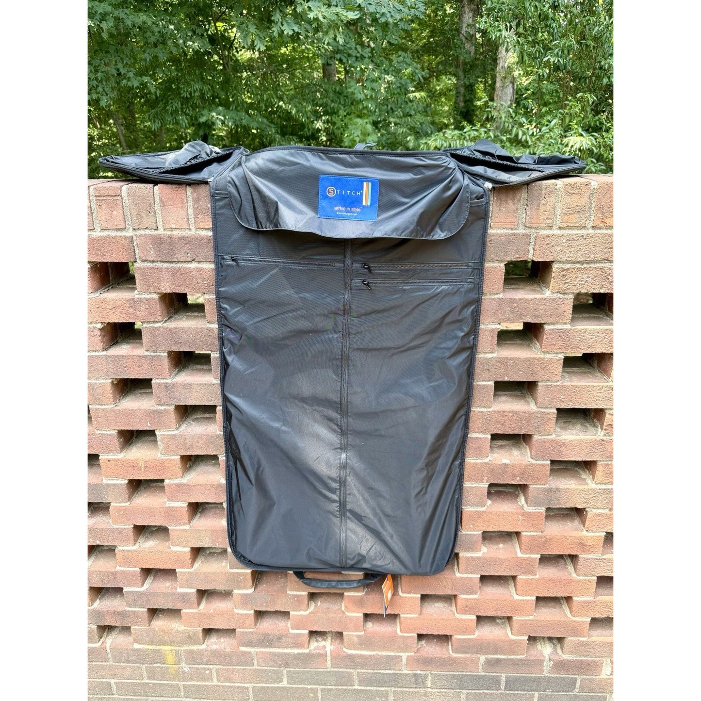 STITCH Golf UGB Ultimate Garment Bag 2-in-1 Convertible Duffle Black NWT