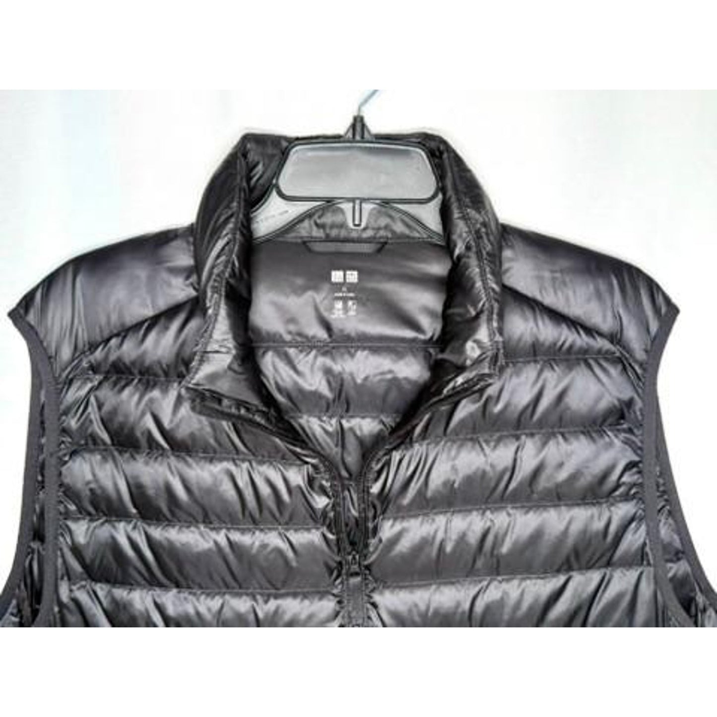 Uniqlo Ultra Light Down Vest Mens XL Black Puffer Full Zip Water Repellent