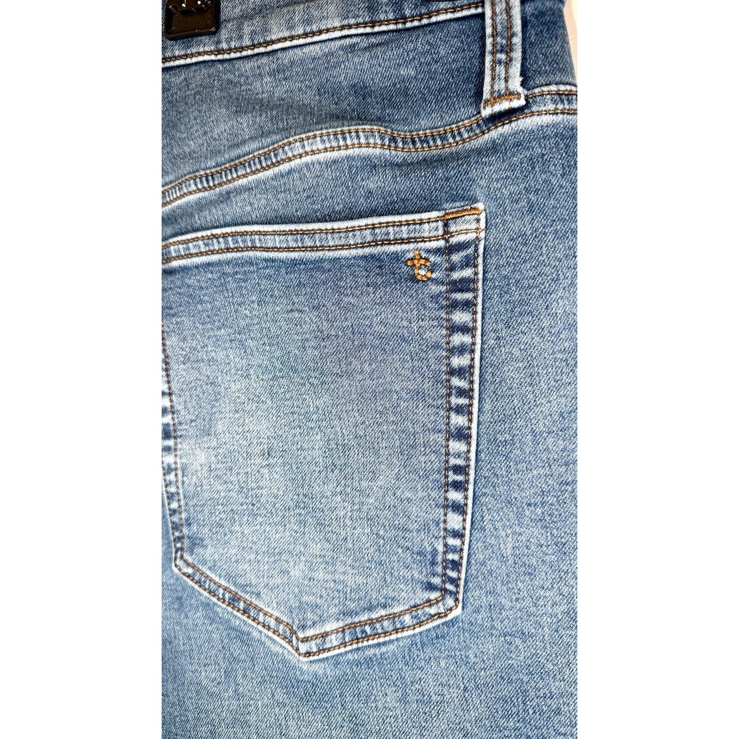 True Craft Athletic Fit Jeans Men’s 36x30 Jeans (Measures 36x26) Medium Wash