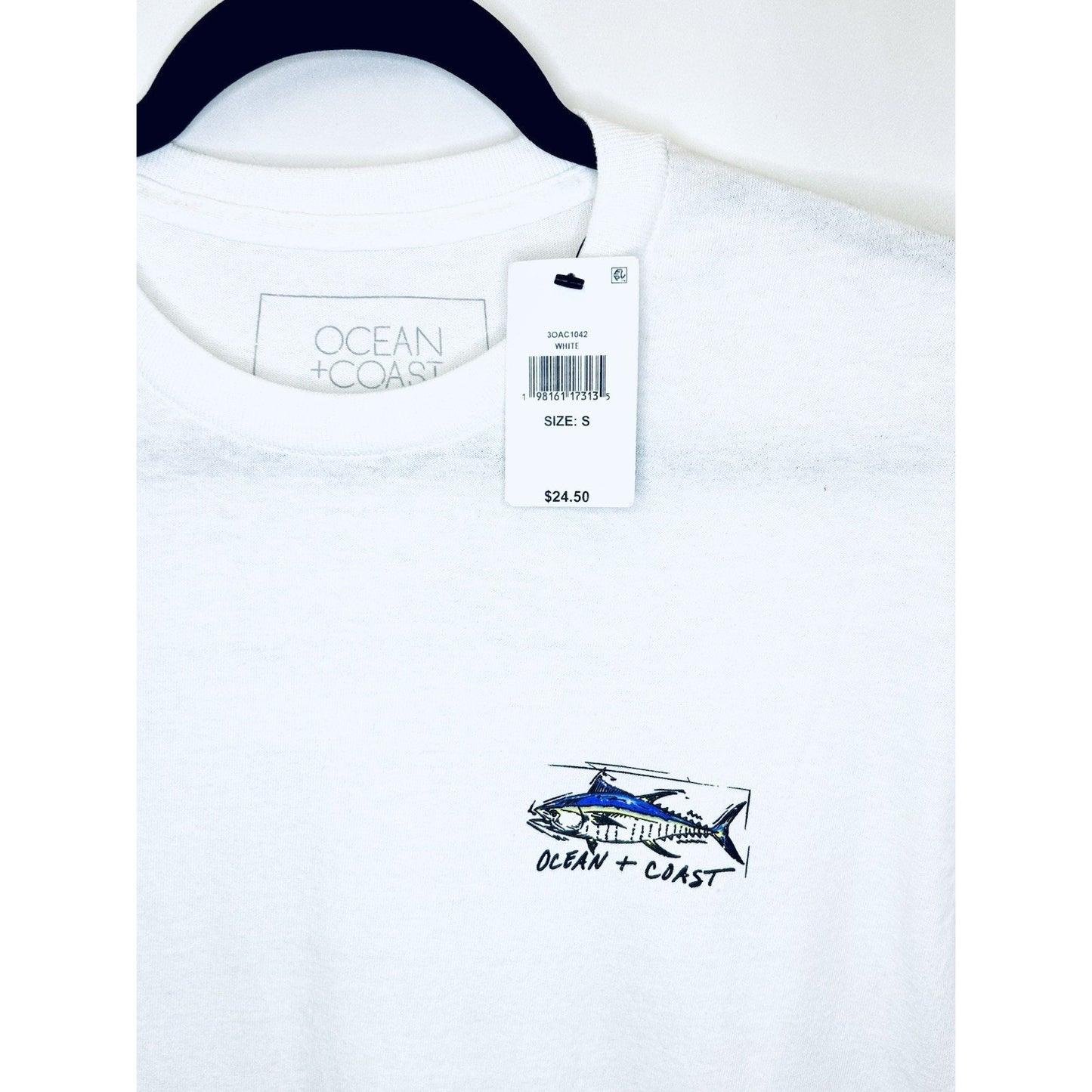 NWT Ocean Coast White Fish Graphic Short Sleeve Shirt - Men’s Small