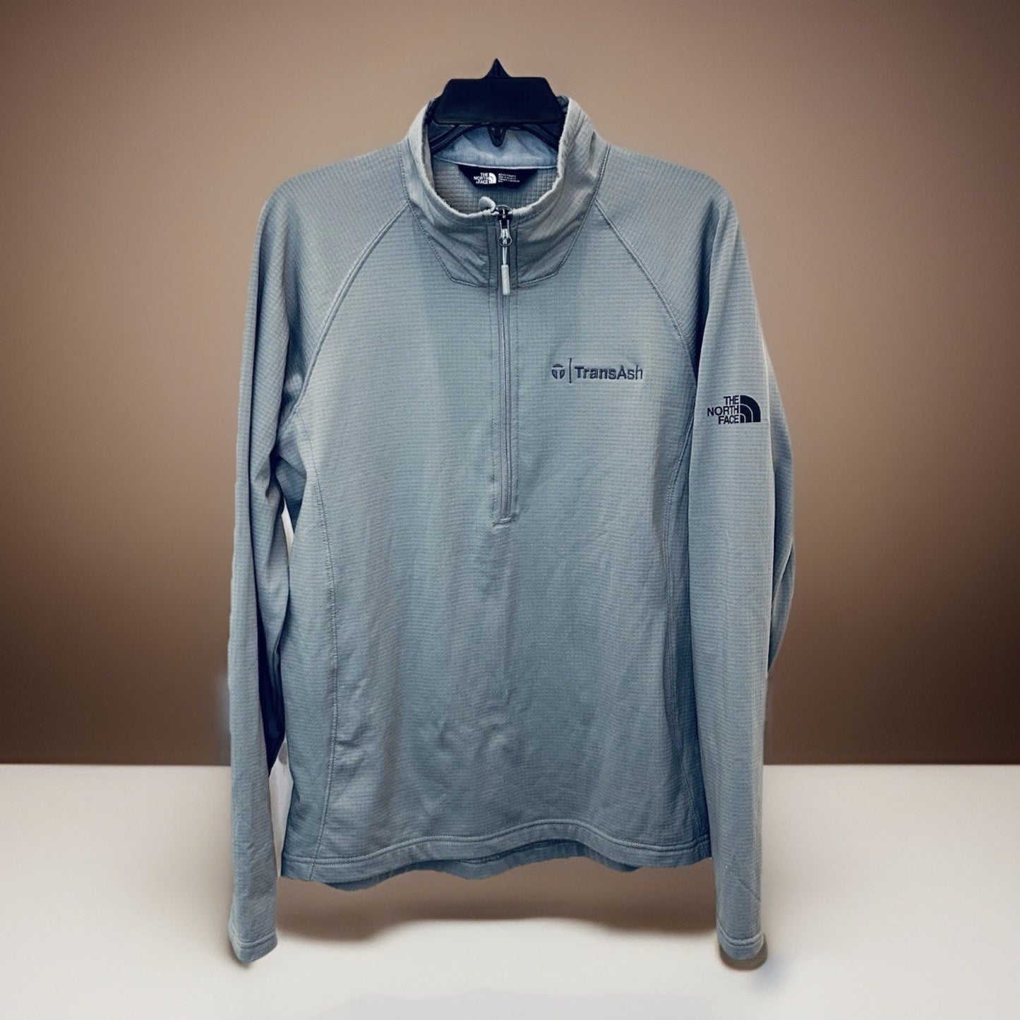 The North Face Men’s 1/4 Zip Pullover Sweater Gray Medium Long Sleeve