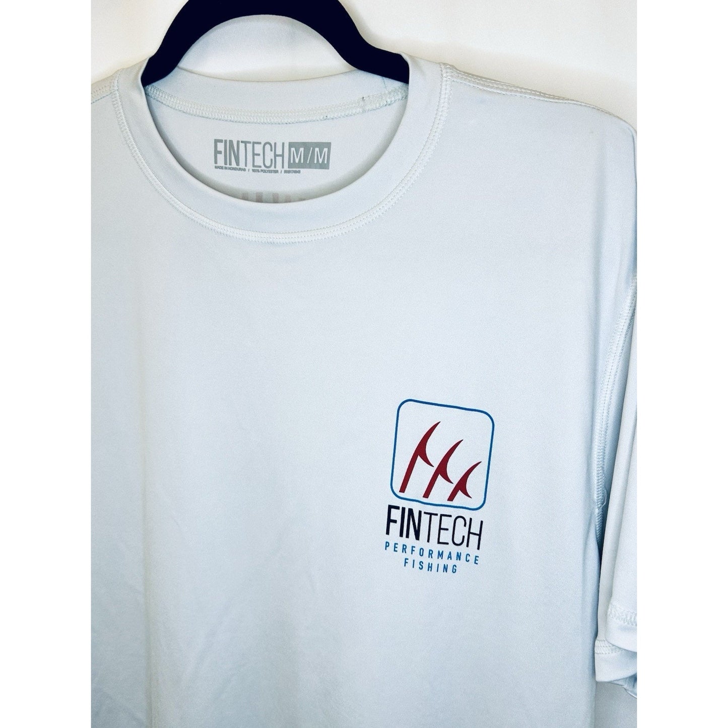 FINTECH Mens Medium "Anywhere Any Day" Sun Defender UV T-Shirt Glacier Gray