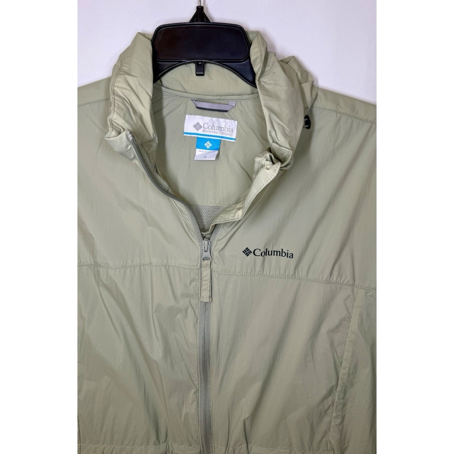 NWT Columbia Women’s Windbreaker Zip-Up Jacket Water Resistant Sage Green Hooded