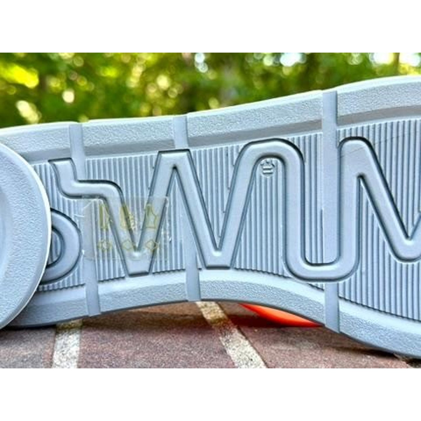 SWIMS Breeze Thong Sandal Mens Size 11 Orange White Gray Flip Flop 21287-589-11