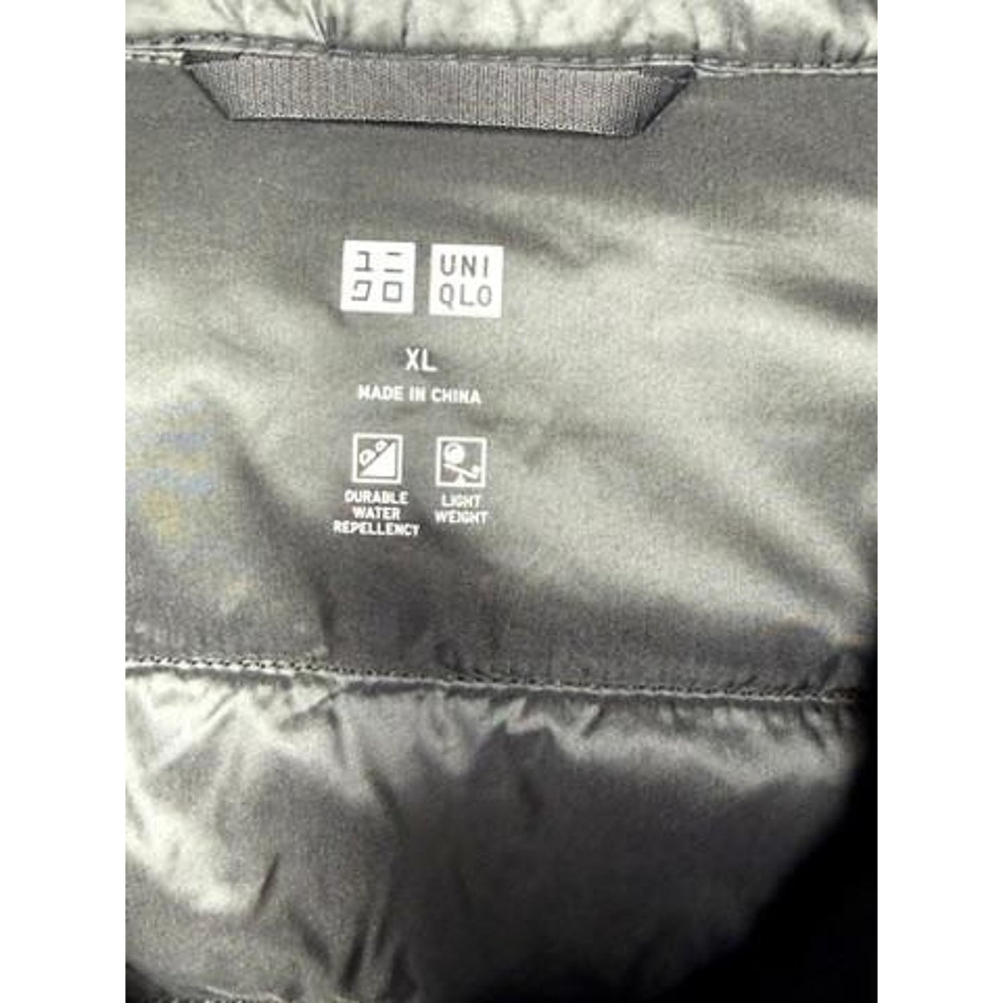 Uniqlo Ultra Light Down Vest Mens XL Black Puffer Full Zip Water Repellent