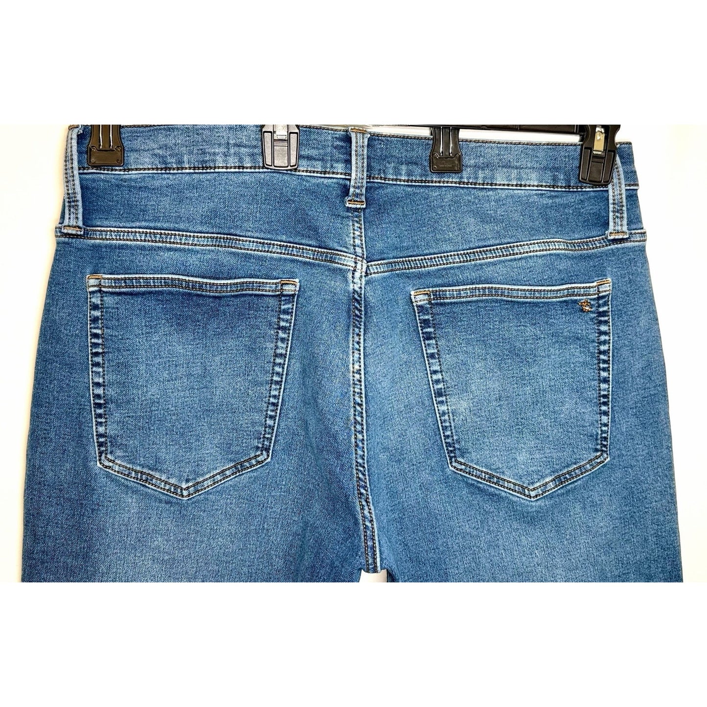 True Craft Athletic Fit Jeans Men’s 36x30 Jeans (Measures 36x26) Medium Wash