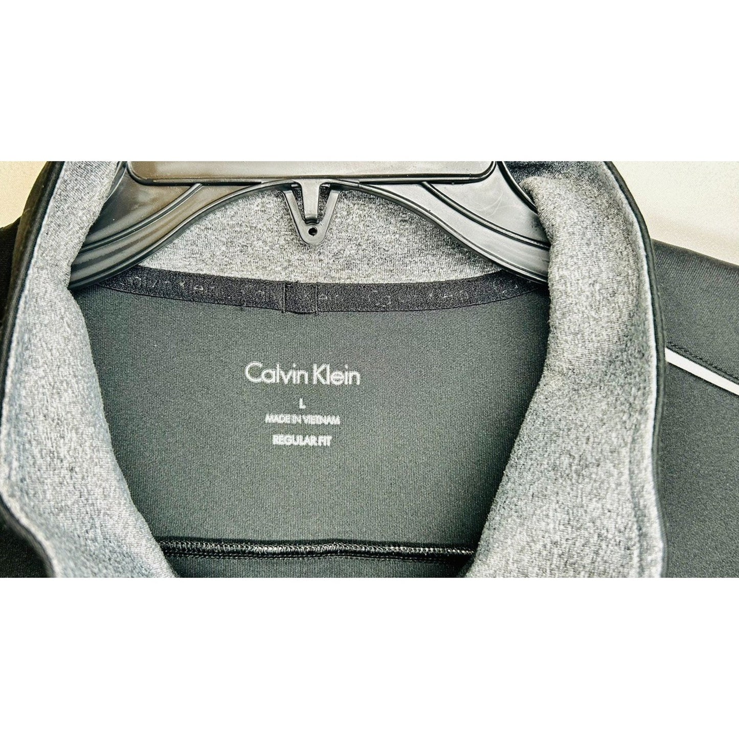 Calvin Klein form fitting 1/4" Zip Jacket Pullover Mock Neck Wind Breaker Size L