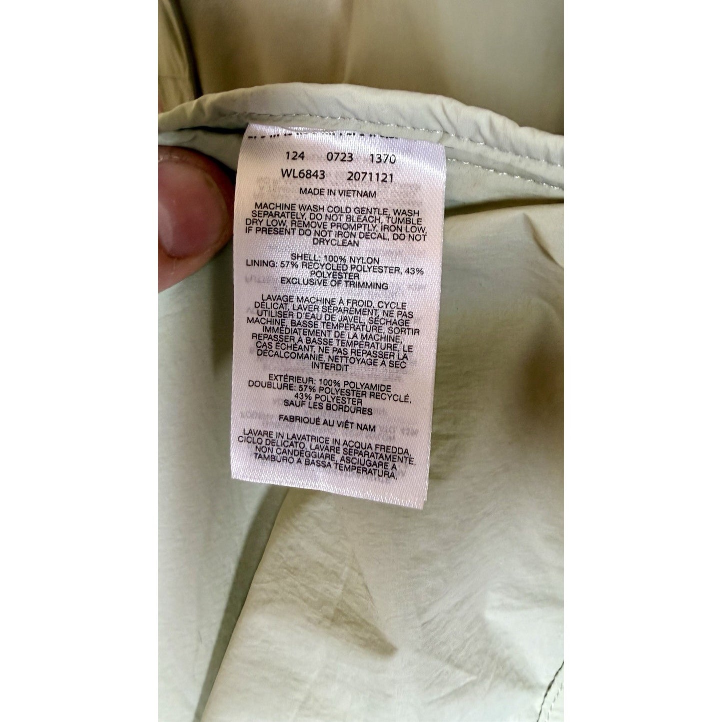 NWT Columbia Women’s Windbreaker Zip-Up Jacket Water Resistant Sage Green Hooded
