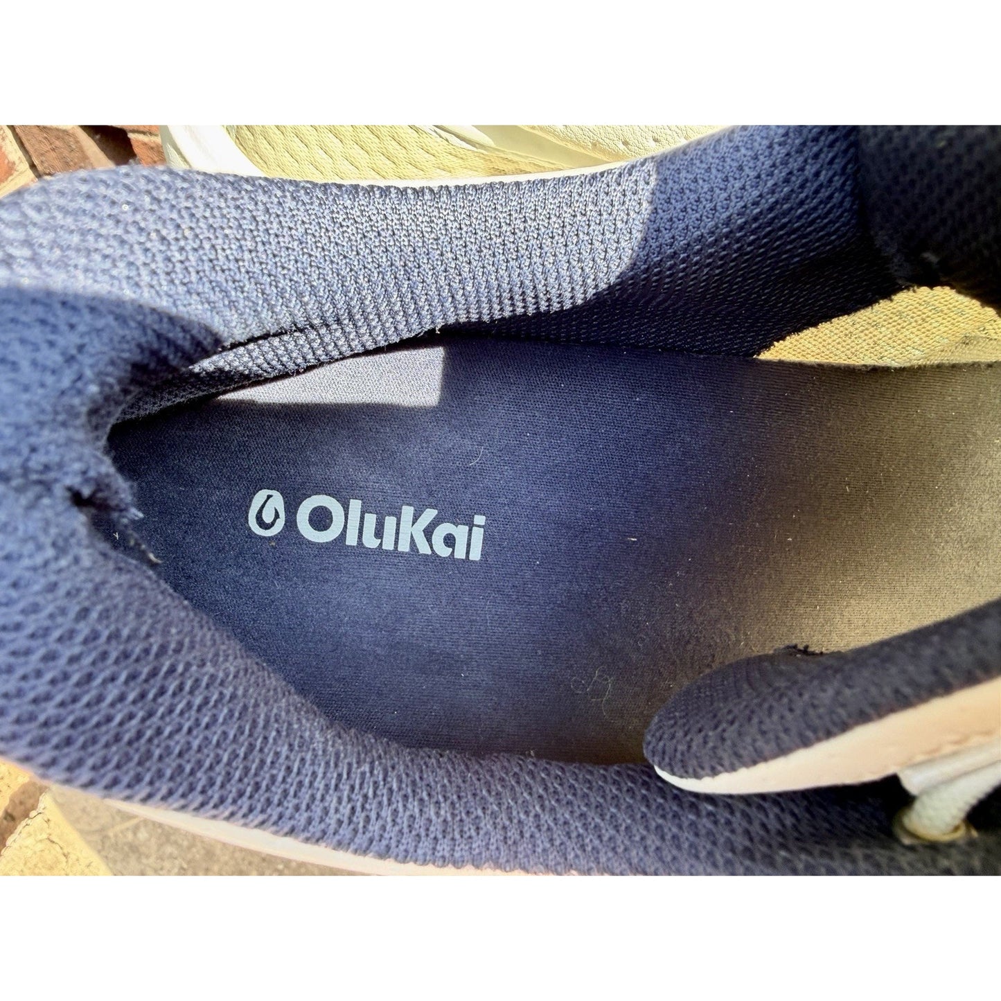 OluKai Makena WP Spikeless Golf Shoes Off White Navy Mens Size 11.5 ($200 New)
