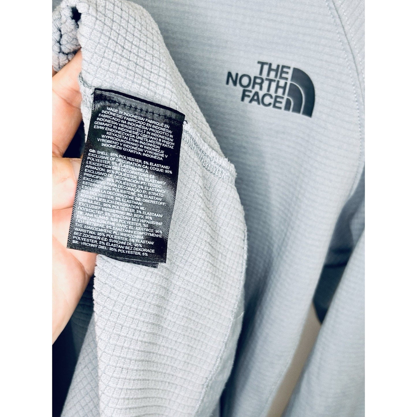 The North Face Men’s 1/4 Zip Pullover Sweater Gray Medium Long Sleeve
