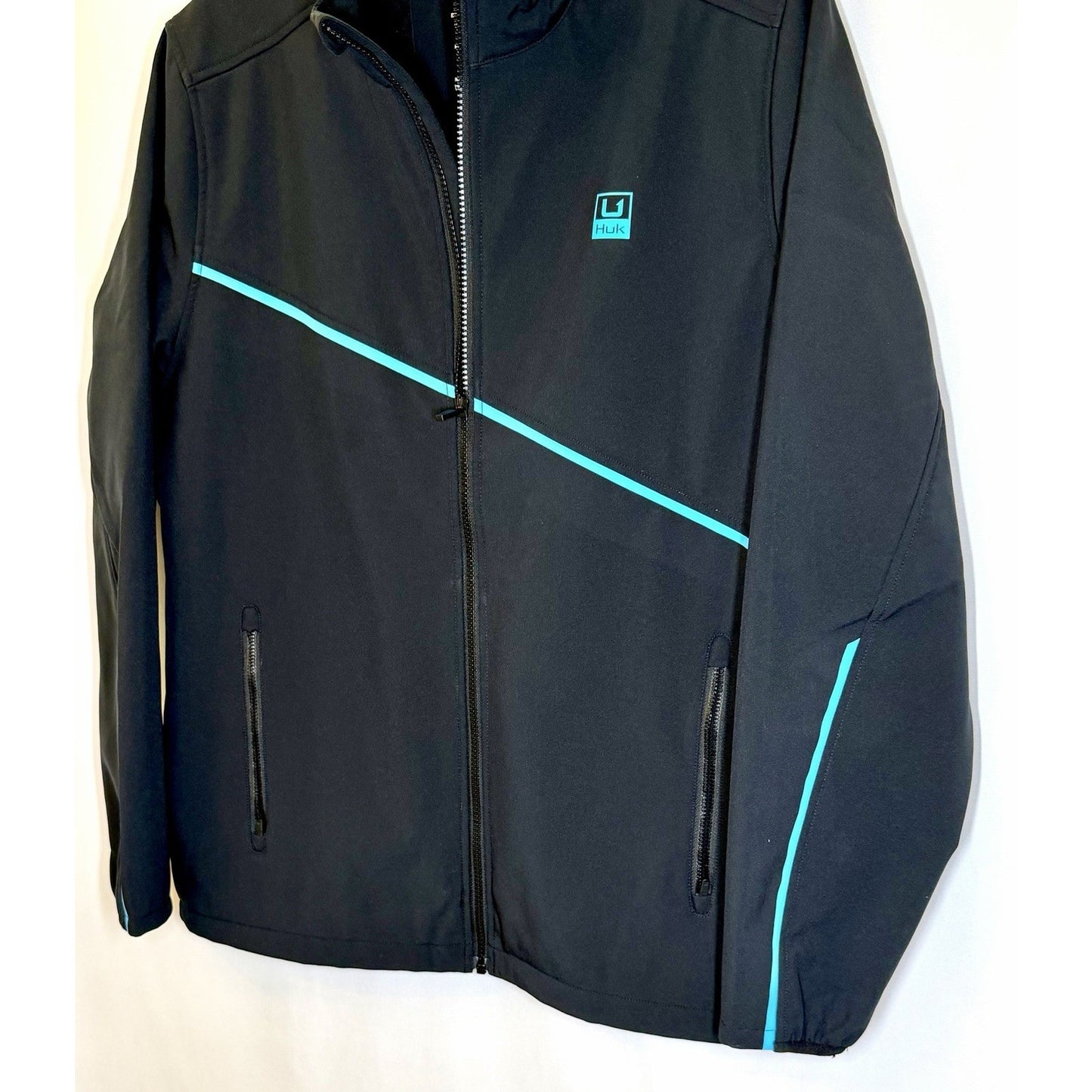 HUK CROSSLAKE WINDBLOCK JACKET / MEN’S SIZE LARGE / BLACK-BLUE