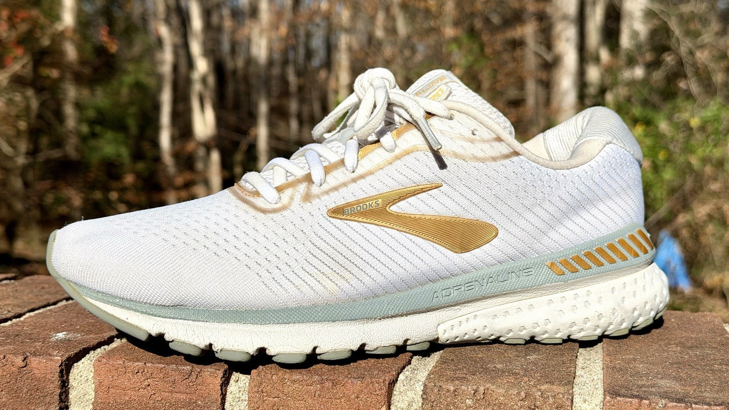 Brooks Womens Adrenaline GTS 20 Running Shoe Size 9 B Gray Gold Sneaker Trainer