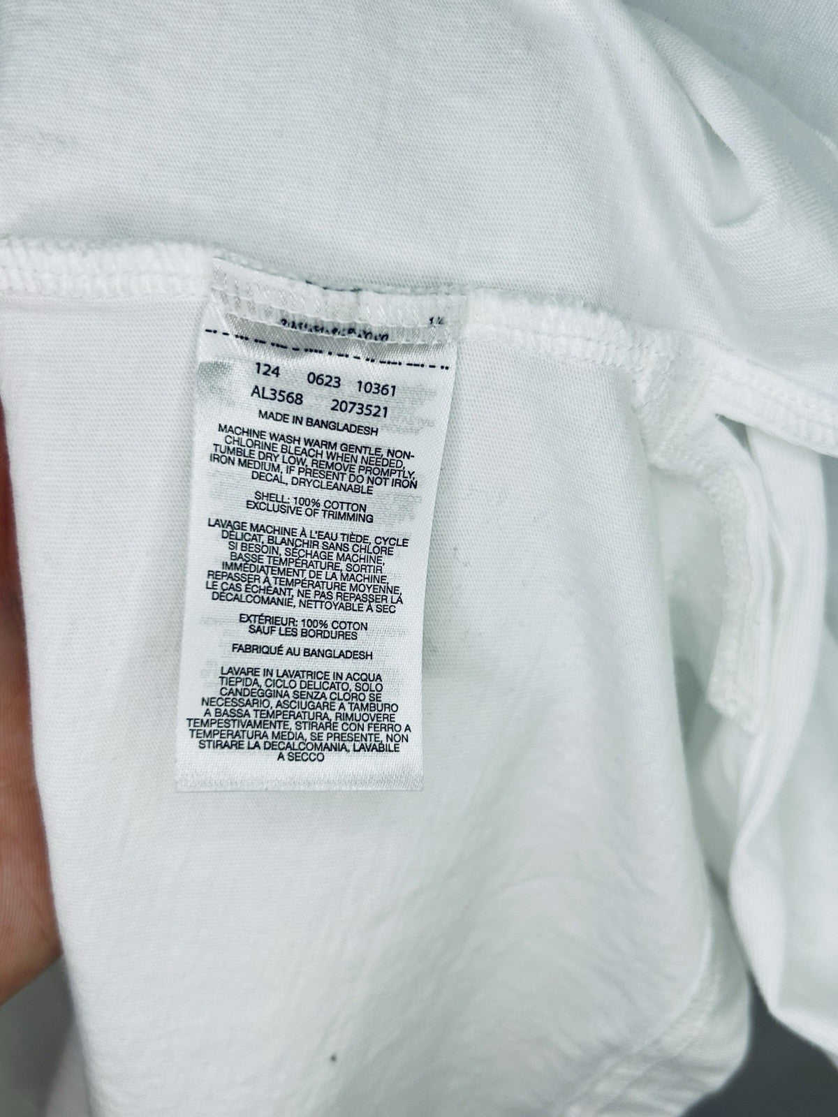 Columbia White Long Sleeve Tshirt Size Medium Spellout Sleeve Graphic Relaxed