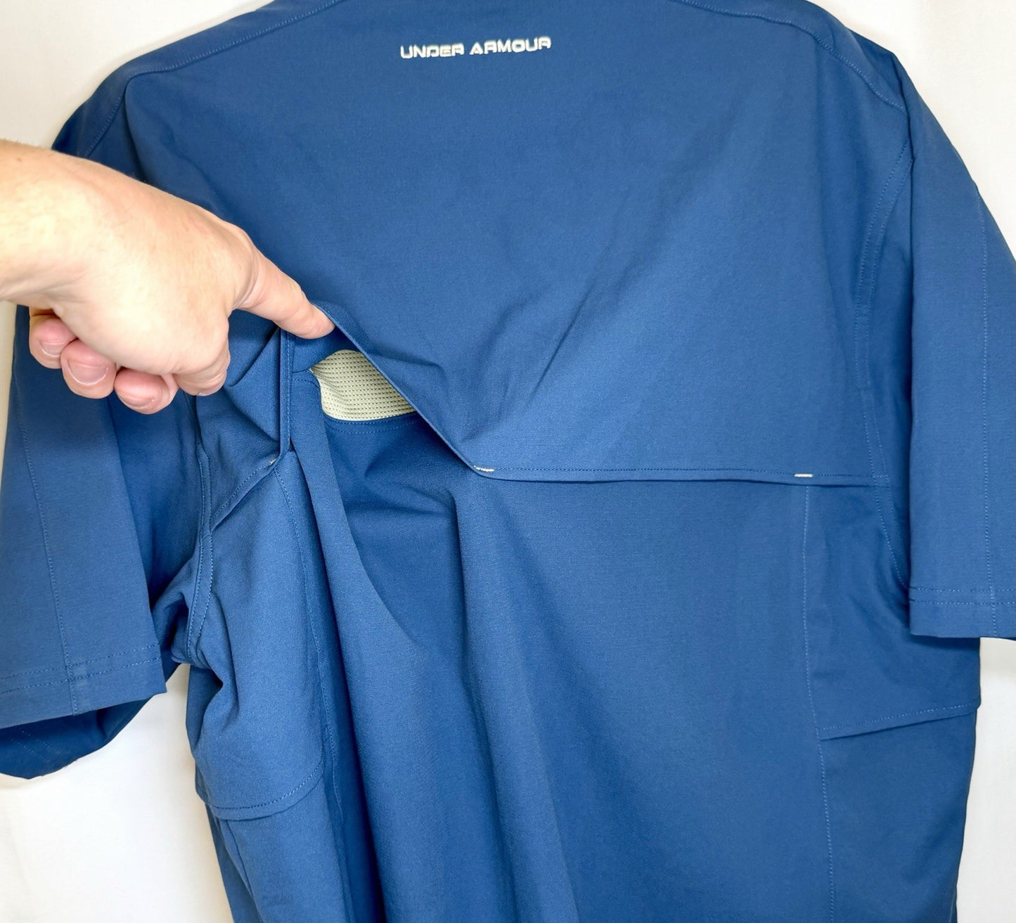 Under Armour Shirt Mens Large Blue HeatGear Short Sleeve Button Down Outdoors