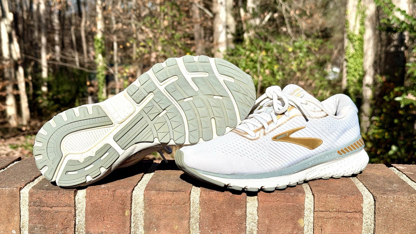 Brooks Womens Adrenaline GTS 20 Running Shoe Size 9 B Gray Gold Sneaker Trainer