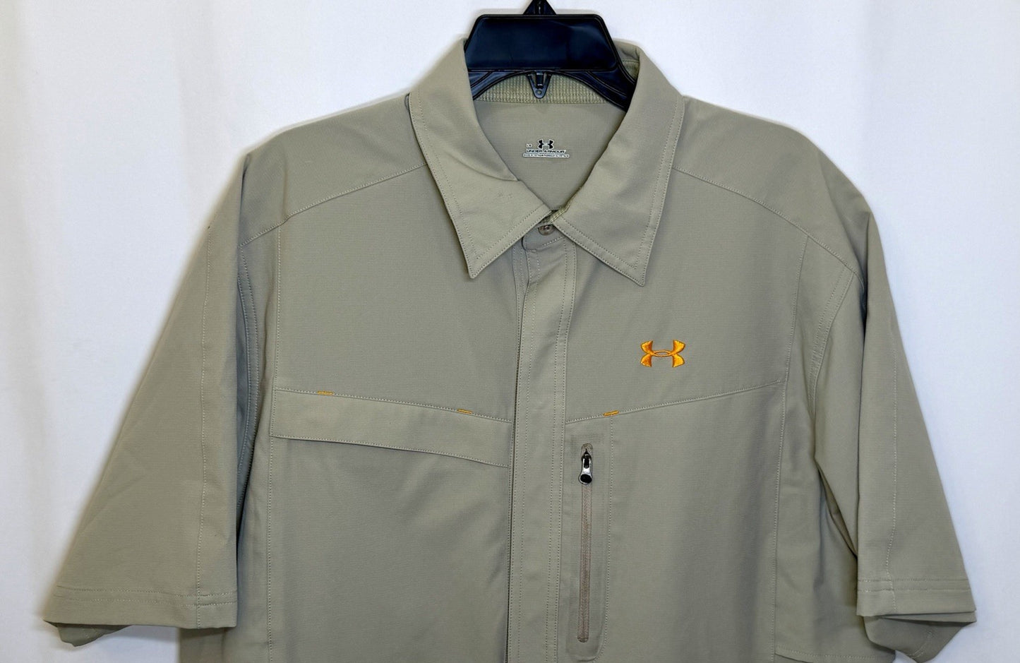 Under Armour Shirt Mens Large Tan HeatGear Short Sleeve Button Down Outdoors