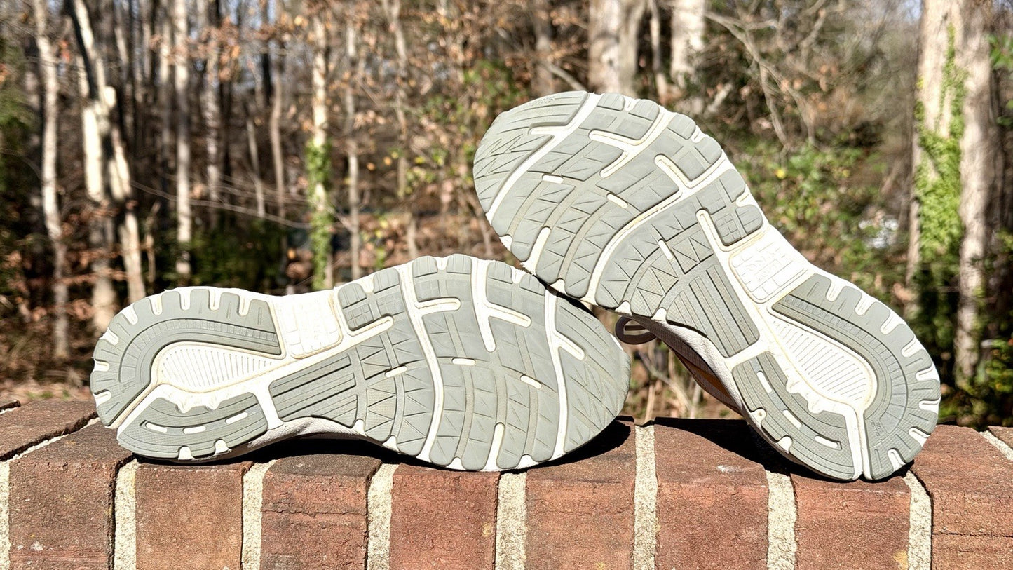 Brooks Womens Adrenaline GTS 20 Running Shoe Size 9 B Gray Gold Sneaker Trainer