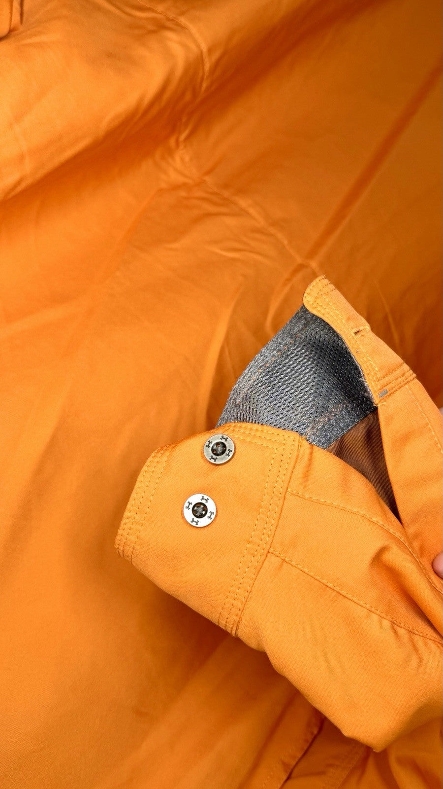 Under Armour Men’s Heat Gear LS Button Down Shirt  Sz Large Vented Neon Orange